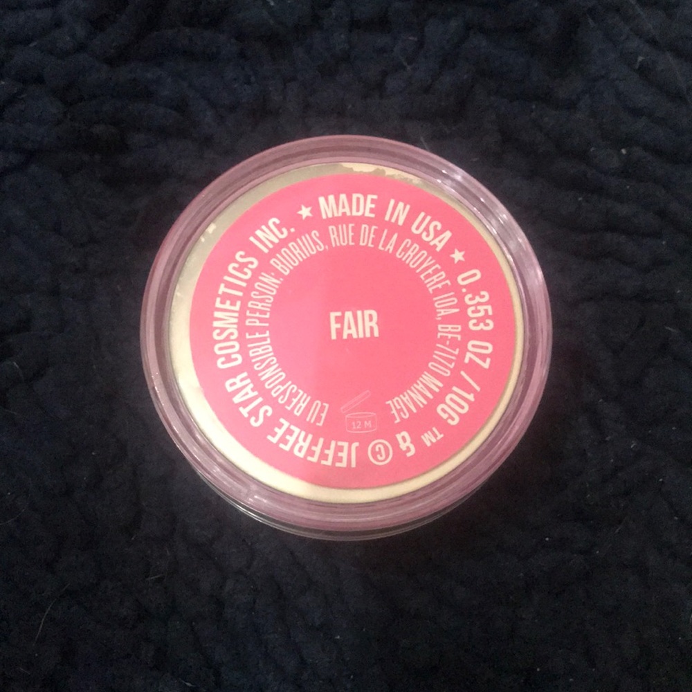 Jeffree Star magic setting powder- Fair
